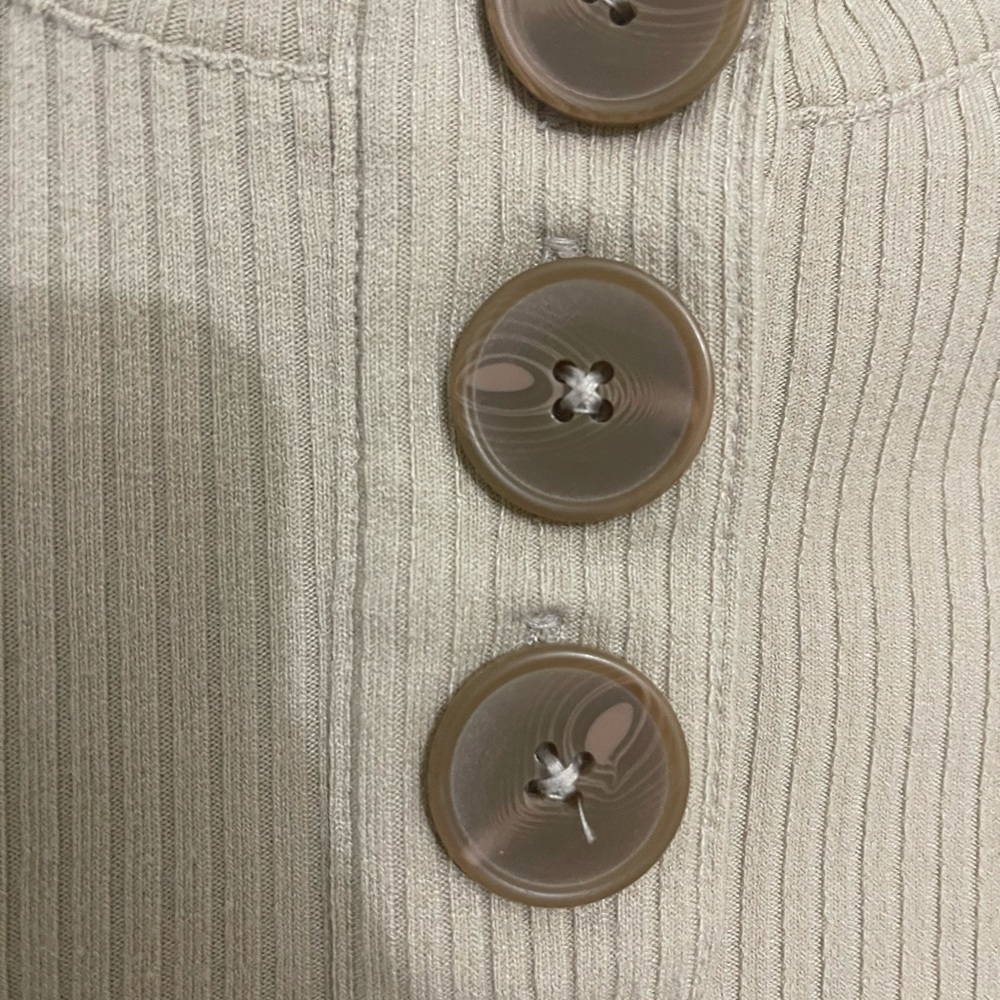 UO Rina Ribbed Knit Button-Down Tee - Picture 7 of 8